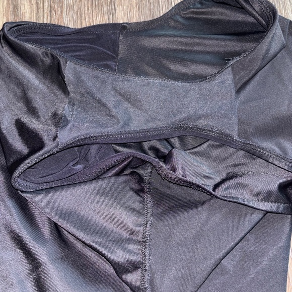 MAGIC SUIT Black V Neck with Beads Sz 10 Slimming One Piece - Picture 12 of 14